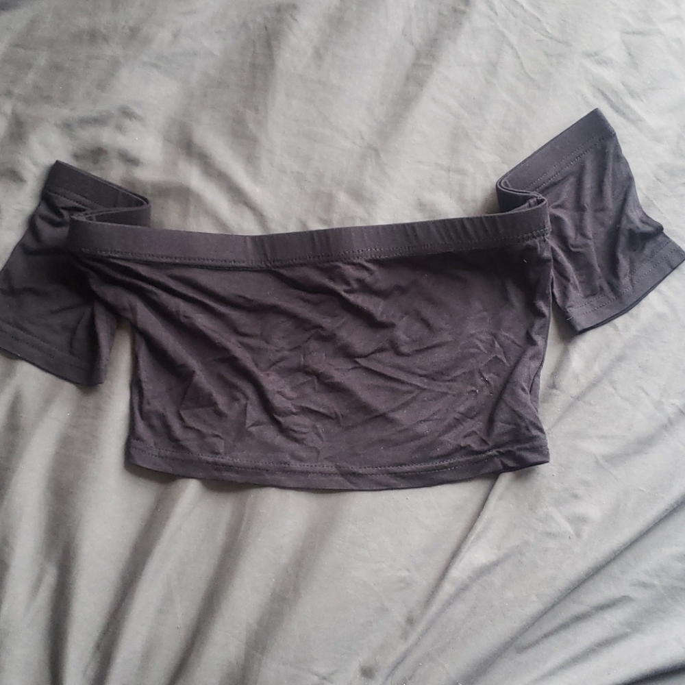 Black Mandee's crop top
